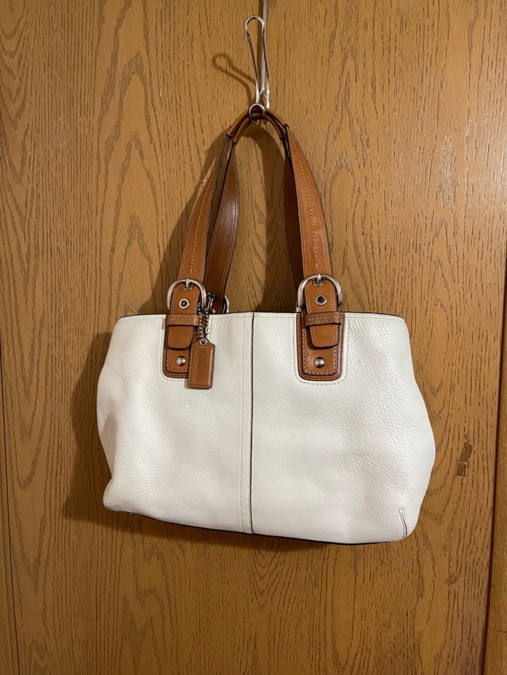 Coach SoHo White Leather Shoulder Bag with Tan Buckle Trim and Matching Wallet - Picture 9 of 16